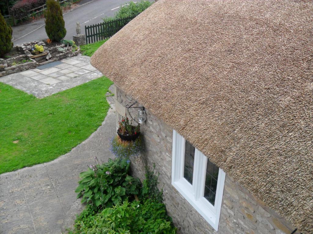 Thatched Cottage Shepton Mallet Exterior foto